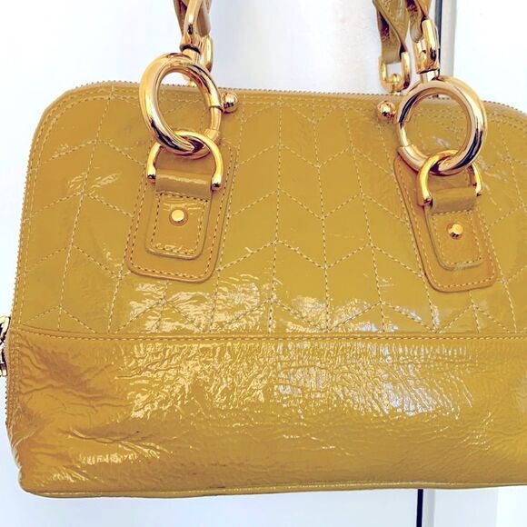 Goldenbleu Parker Quilted Yellow Patent Leather Shoulder Bag - Picture 6 of 12